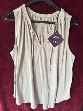 Ava & Viv Women's Plus Size V-Neck Tie-Front Sleeveless Tank Top - Sage Green
C1
